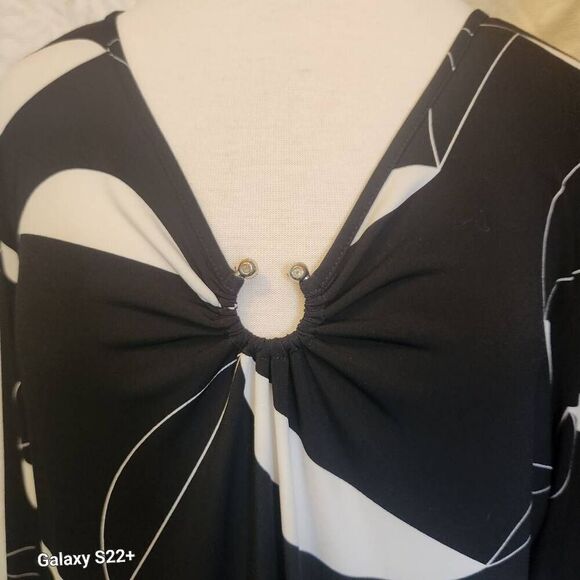 F95 Sag Harbor stretchy black n white blouse - Picture 3 of 7